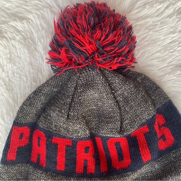 NEW ERA • Rare New England Patriots Sideline Knit Hat Pom Beanie - Picture 15 of 16